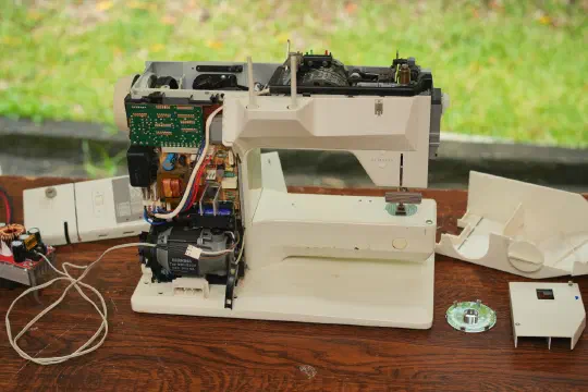 Dumpster Rescue: Bernina 930 Sewing Machine