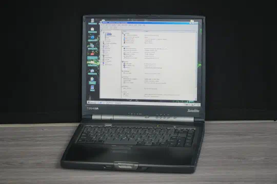 Year 2001 Retro Laptop: Toshiba 2805-S503